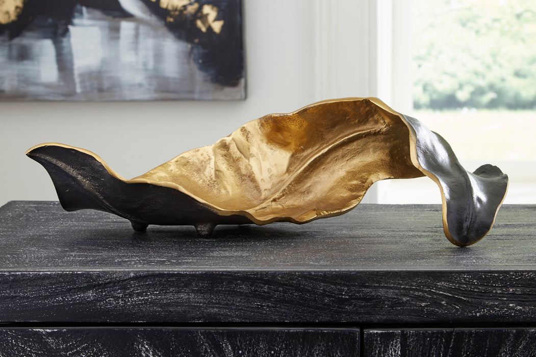Melinda Gold Sculpture
