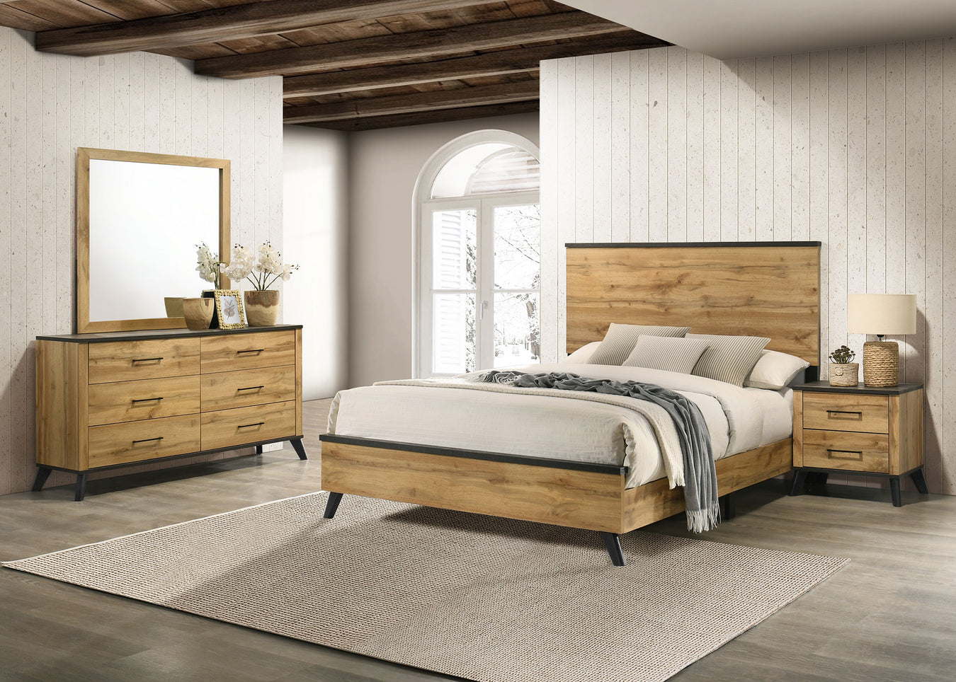 Weathered brown / natural pine