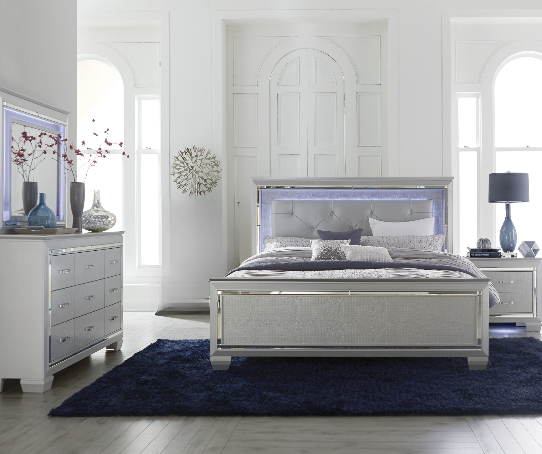 Allura 4-Piece Bedroom Set in Silver